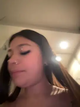 Alyshanon18 online show from 12.27.24