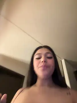 Alyshanon18 online show from 01.08.25