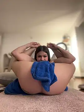 Alyshanon18 online show from 03.08.25