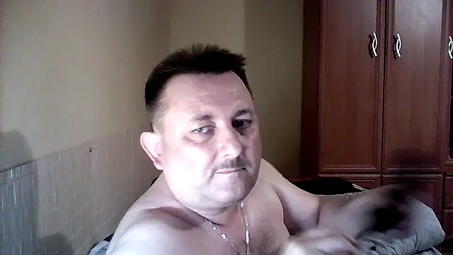 Snapshot of Novy73 chatting on 10.01.25 Novy73 online show from 10.01.25