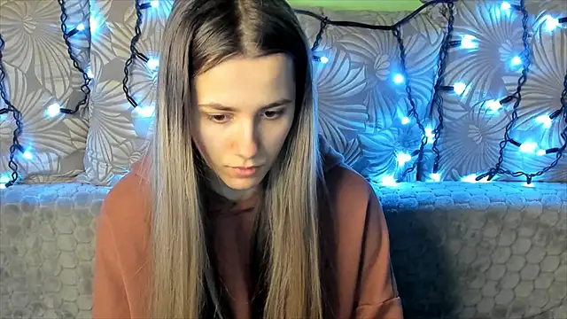 MaggieCake online show from 01.04.25