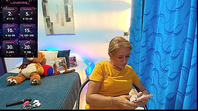 Snapshot of Naty_Stone chatting on 12.09.24 Naty Stone online show from 12.09.24