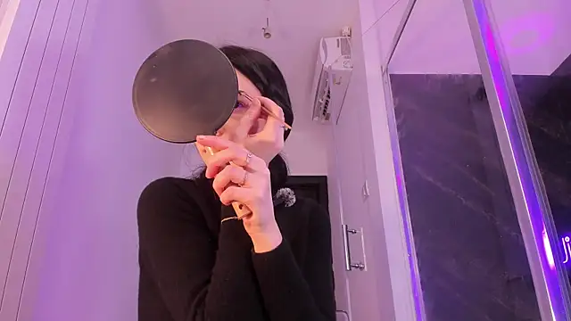 Snapshot of realhotfallingdevil chatting on 03.03.26 realhotfallingdevil online show from 03.03.26