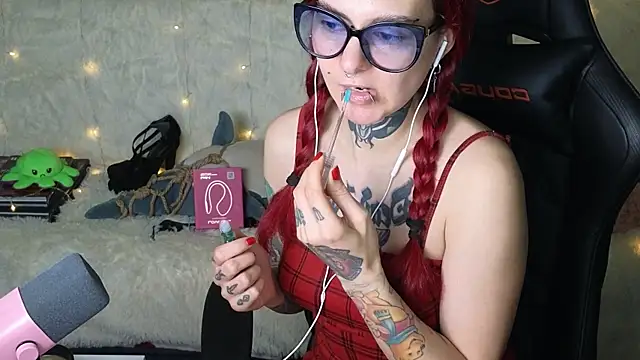 Ginger Stay online show from 10.23.25