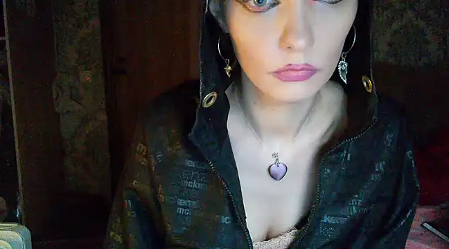 Snapshot of WildMissNiks chatting on 12.09.24 WildMissNiks online show from 12.09.24