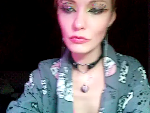 Snapshot of WildMissNiks chatting on 01.18.25 WildMissNiks online show from 01.18.25