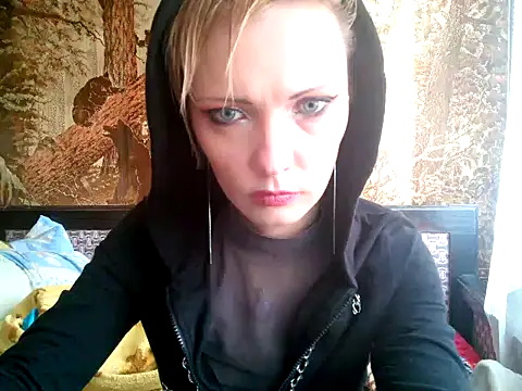 Snapshot of WildMissNiks chatting on 01.22.25 WildMissNiks online show from 01.22.25