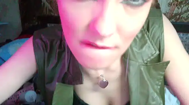 Snapshot of WildMissNiks chatting on 02.18.25 WildMissNiks online show from 02.18.25