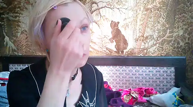 Snapshot of WildMissNiks chatting on 03.17.25 WildMissNiks online show from 03.17.25