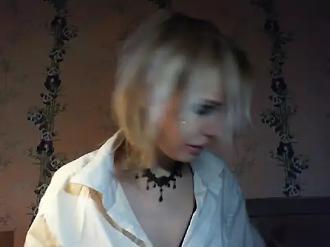 WildMissNiks online show from 04.08.26