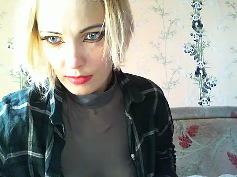 WildMissNiks online show from 05.05.26