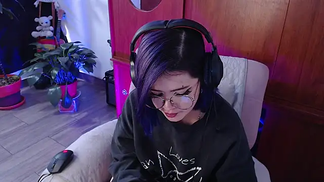 Snapshot of Raventh_ chatting on 02.25.26 Raventh online show from 02.25.26