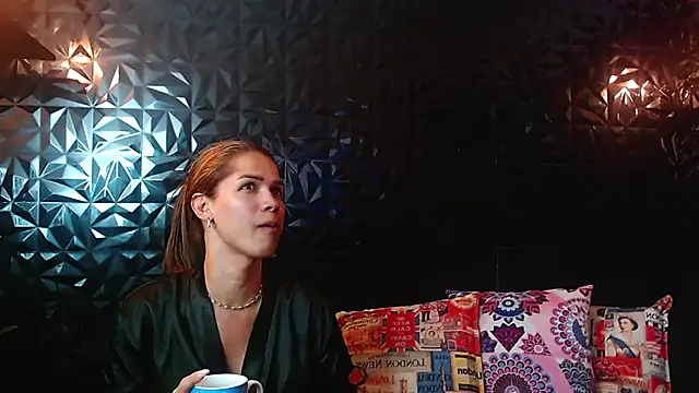 PINK  LOLA1 online show from 11.15.25