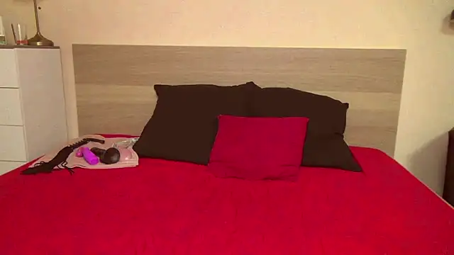 KendraLux online show from 09.28.25