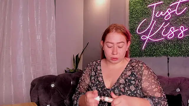 Snapshot of hannamartinn chatting on 10.09.25 hannamartinn online show from 10.09.25