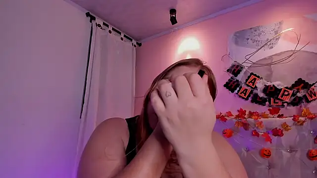 Snapshot of hannamartinn chatting on 10.24.25 hannamartinn online show from 10.24.25