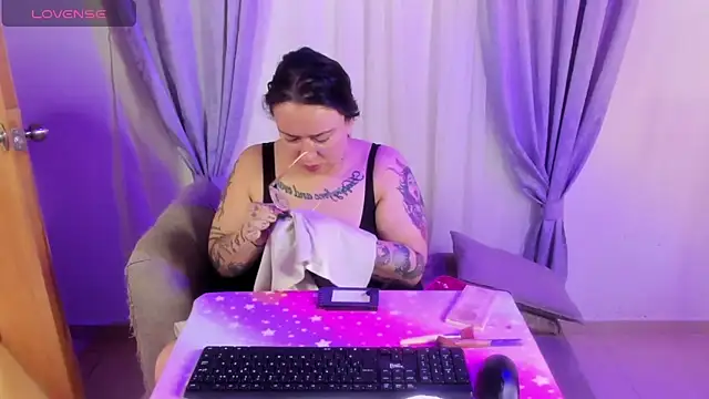 MiaYMolly online show from 06.14.26