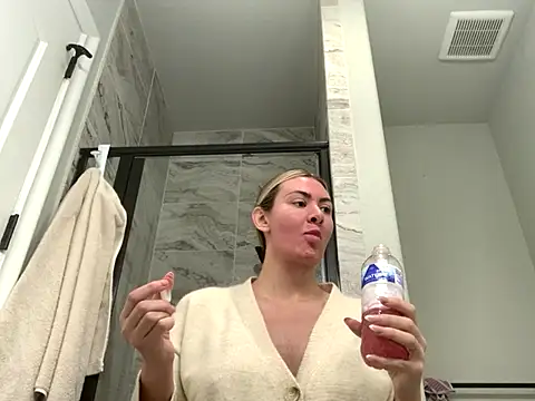 Alyssa rhoades online show from 11.28.25