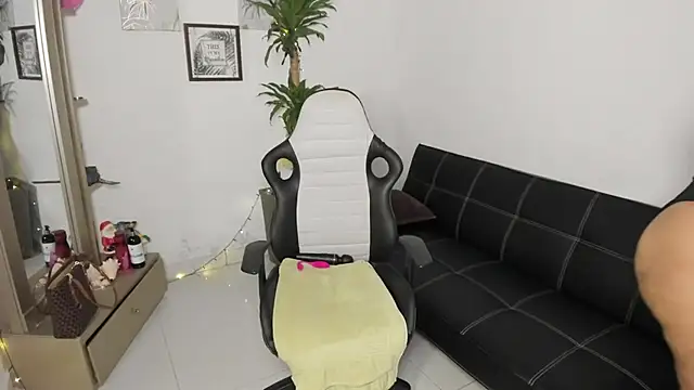 alyssannVhm online show from 12.20.25