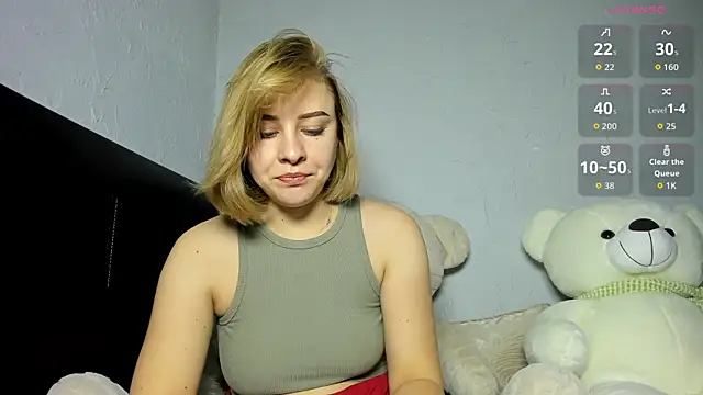 Snapshot of KindKristy chatting on 10.21.25 KindKristy online show from 10.21.25