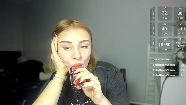 Snapshot of KindKristy chatting on 11.25.25 KindKristy online show from 11.25.25