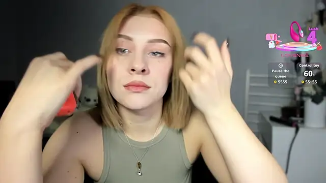 Snapshot of KindKristy chatting on 11.28.25 KindKristy online show from 11.28.25