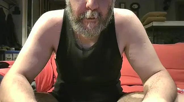 Snapshot of naked_bear chatting on 02.25.25 naked bear online show from 02.25.25
