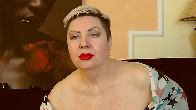 Snapshot of LadyPosh chatting on 12.19.24 LadyPosh online show from 12.19.24