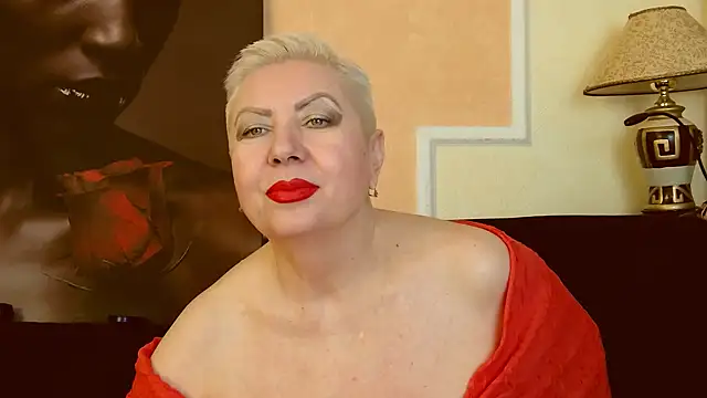 Snapshot of LadyPosh chatting on 12.24.24 LadyPosh online show from 12.24.24