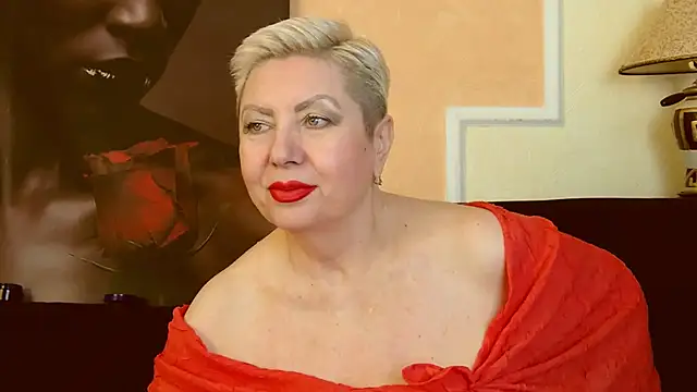 Snapshot of LadyPosh chatting on 01.07.25 LadyPosh online show from 01.07.25