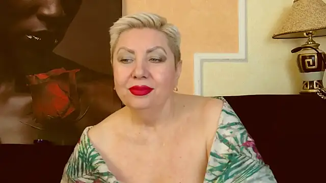 Snapshot of LadyPosh chatting on 01.08.25 LadyPosh online show from 01.08.25