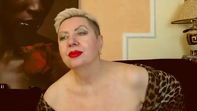Snapshot of LadyPosh chatting on 01.17.25 LadyPosh online show from 01.17.25