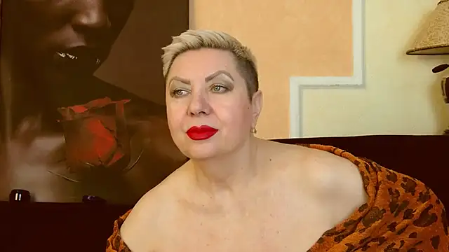 Snapshot of LadyPosh chatting on 01.23.25 LadyPosh online show from 01.23.25