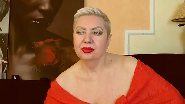 Snapshot of LadyPosh chatting on 02.12.25 LadyPosh online show from 02.12.25