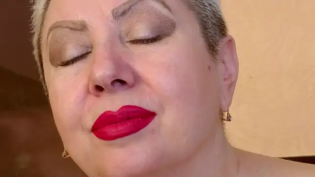 LadyPosh online show from 10.30.25