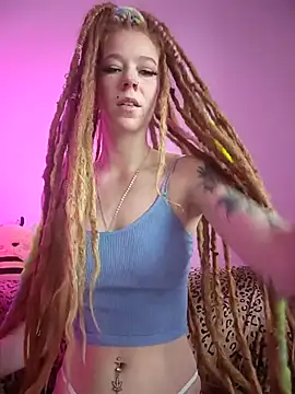 LucidLucy online show from 12.04.25