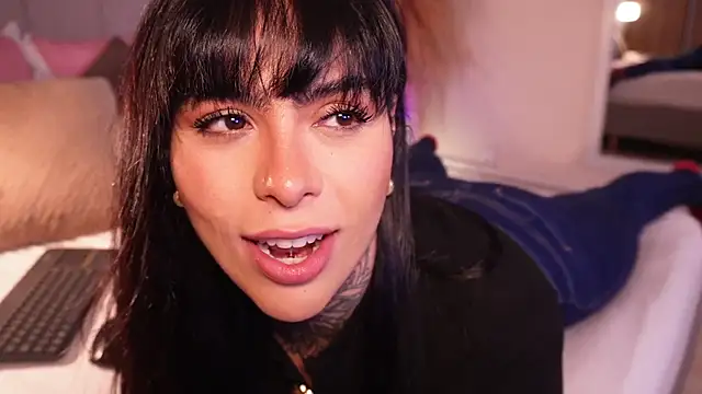 curvyliciousss online show from 10.21.25