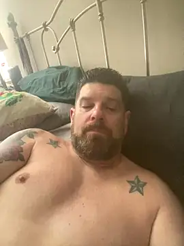 Snapshot of avgman76 chatting on 11.02.25 avgman76 online show from 11.02.25