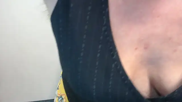 Adelewildx online show from 12.18.24