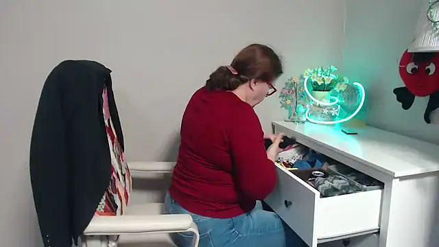 Adelewildx online show from 03.05.25