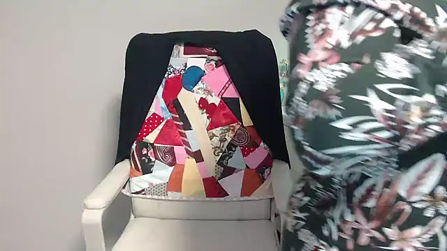 Adelewildx online show from 03.11.25