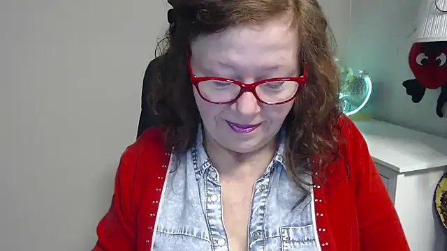 Adelewildx online show from 03.12.25