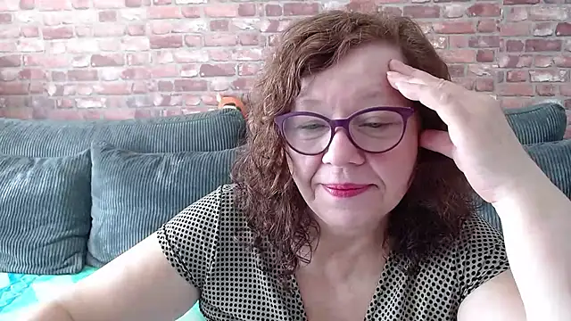 Adelewildx online show from 03.16.25