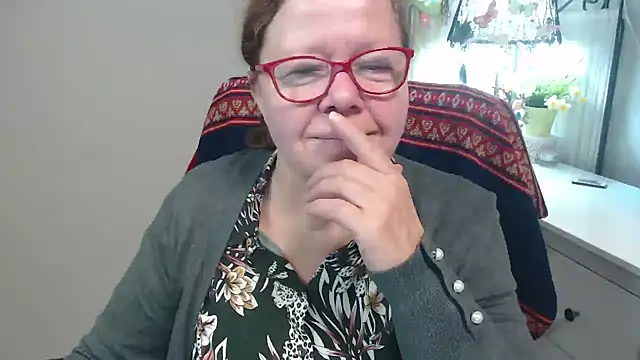 Adelewildx online show from 10.16.25