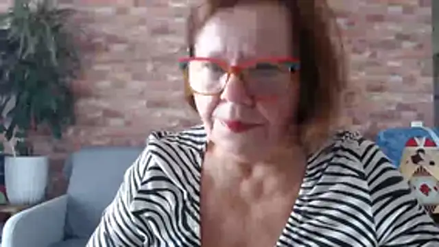 Snapshot of Adelewildx chatting on 06.13.26 Adelewildx online show from 06.13.26
