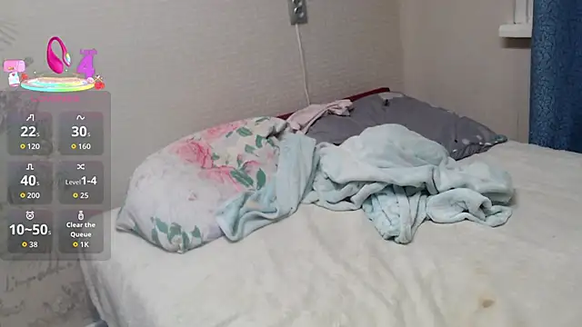 Snapshot of alisacucumber chatting on 12.14.25 alisacucumber online show from 12.14.25