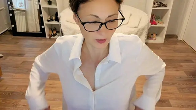 CaringSophie online show from 10.26.25