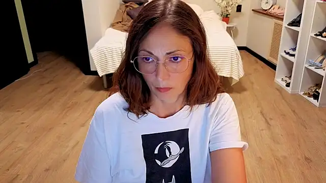CaringSophie online show from 06.05.26