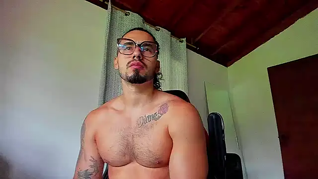 Snapshot of Baky_sexy chatting on 11.28.25 Baky sexy online show from 11.28.25