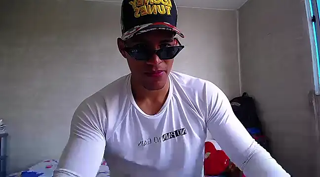 Snapshot of teddyfit19cm chatting on 03.06.25 teddyfit19cm online show from 03.06.25